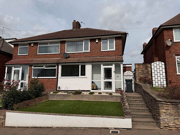 3 Bedroom Semi-Detached House For Sale In Greenholm Road, Great Barr, Birmingham, B44