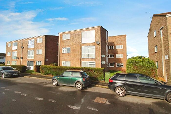 2 Bedroom Apartment To Rent In Sandgate, Swindon, SN3
