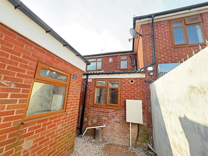 7 Bedroom Block Of Apartments To Rent In Brand New Studio Flat West Bromwich Company Let, B70