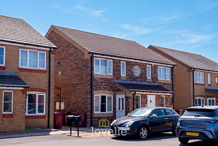 1 Bedroom Flat For Sale In Lancaster Drive, South Killingholme, DN40