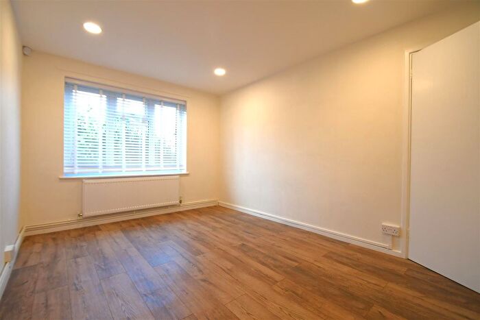 2 Bedroom Maisonette To Rent In St. Andrews Road, Sidcup, DA14