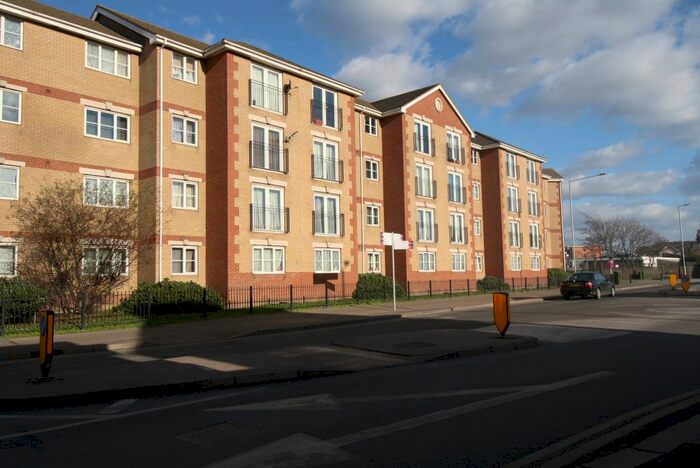 2 Bedroom Flat To Rent In Garner Court, Dunlop Road, Tilbury, Essex, RM18