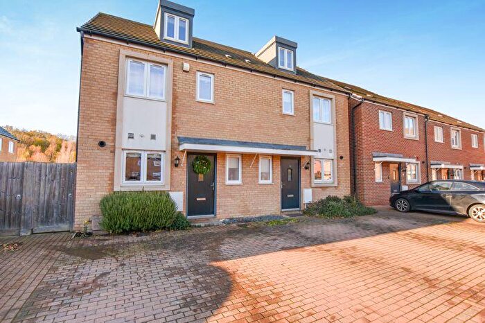 3 Bedroom Semi-Detached House For Sale In Swift Close, Hampton Vale, PE7
