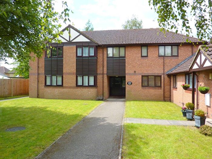 1 Bedroom Flat To Rent In Stewart Close, Stewarts Lodge Stewart Close, WD5