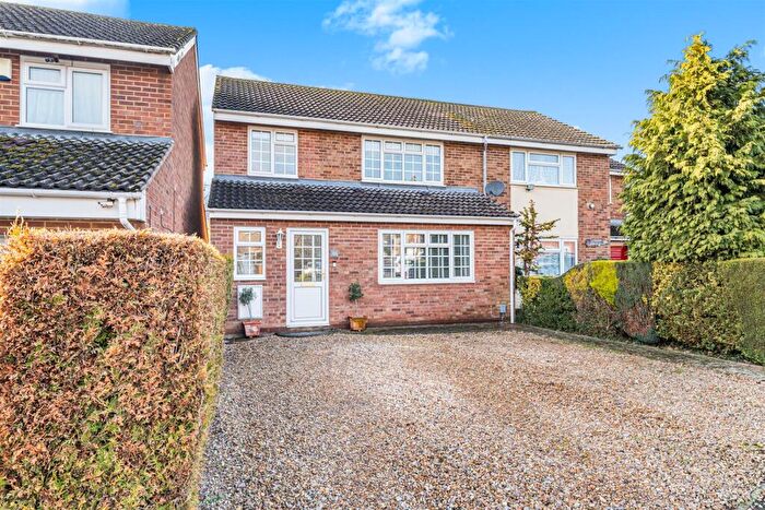 4 Bedroom Semi-Detached House For Sale In Park Leys, Harlington, LU5