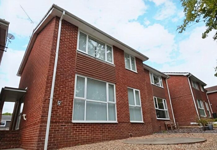 3 Bedroom Semi-Detached House For Sale In Fernside Walk, Fair Oak, Eastleigh, SO50