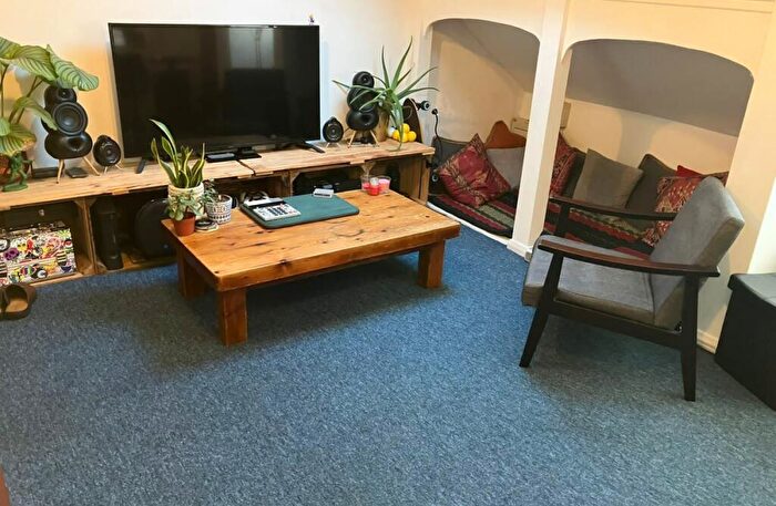 1 Bedroom Flat To Rent In Clifton Road, Littlehampton, BN17