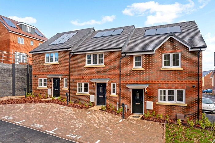 2 Bedroom Terraced House For Sale In Alton Hants, Alton, GU34