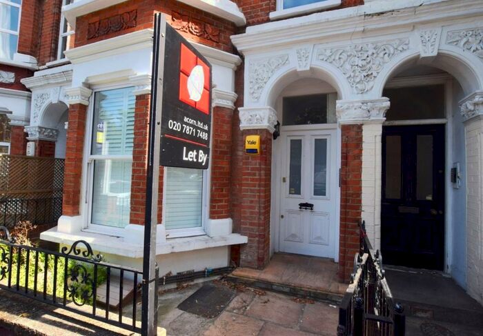 2 Bedroom Flat To Rent In Valmar Road Camberwell, SE5