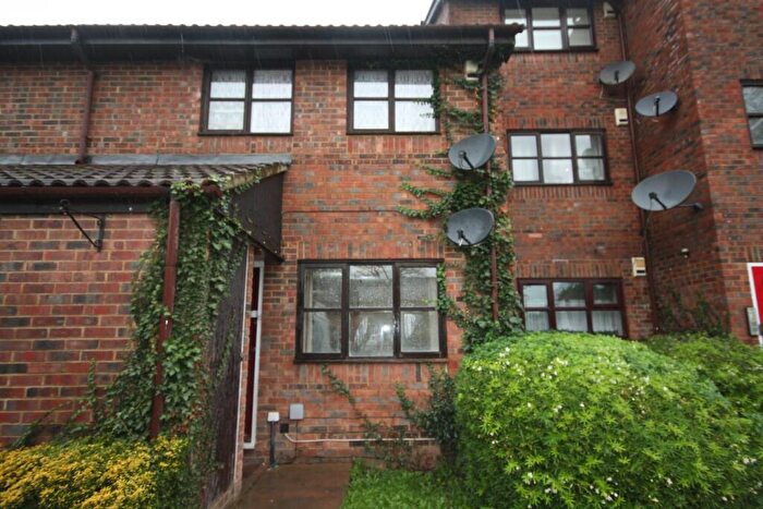 1 Bedroom Maisonette To Rent In Troutbeck Close, Slough, SL2
