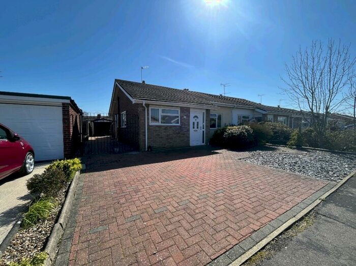3 Bedroom Bungalow To Rent In Woodlands Close, Great Clacton, CO15