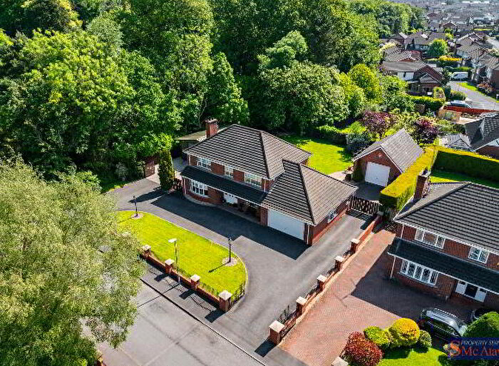 4 Bedroom Detached House For Sale In Woodville Avenue, Lurgan, BT66