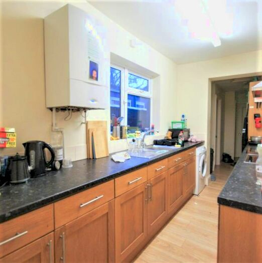 5 Bedroom Semi-Detached House To Rent In Dawlish Road, Selly Oak, Birmingham, B29