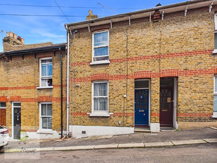 2 Bedroom Terraced House For Sale In Brisbane Road, Chatham, Kent, ME4