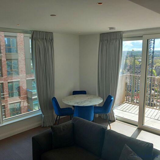 2 Bedroom Flat To Rent In Gasholder Place, SE11