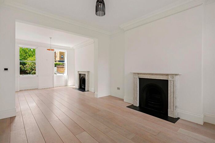 5 Bedroom Terraced House To Rent In Cross Street, London, N1