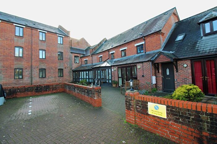 2 Bedroom Retirement Property For Sale In Town Mill, Overton., RG25