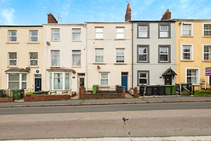 2 Bedroom Flat For Sale In Heavitree Road, Exeter, Devon, EX1