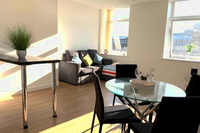 2 Bedroom Flat To Rent In Sunbridge Road, Bradford, BD1