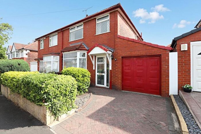 3 Bedroom Semi-Detached House For Sale In Mount Road, Prestwich, M25