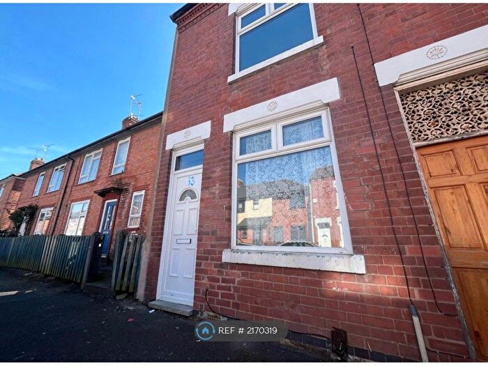 3 Bedroom Semi-Detached House To Rent In Surrey Street, Leicester, LE4