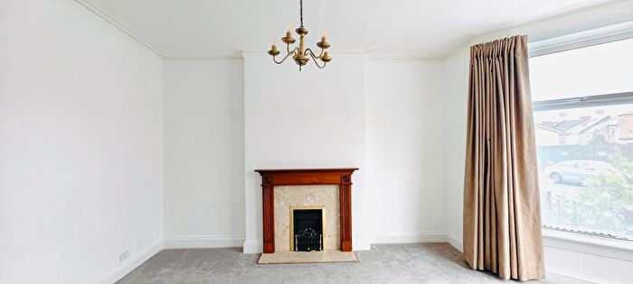 2 Bedroom Flat To Rent In Crow Road, Anniesland, Glasgow, G13