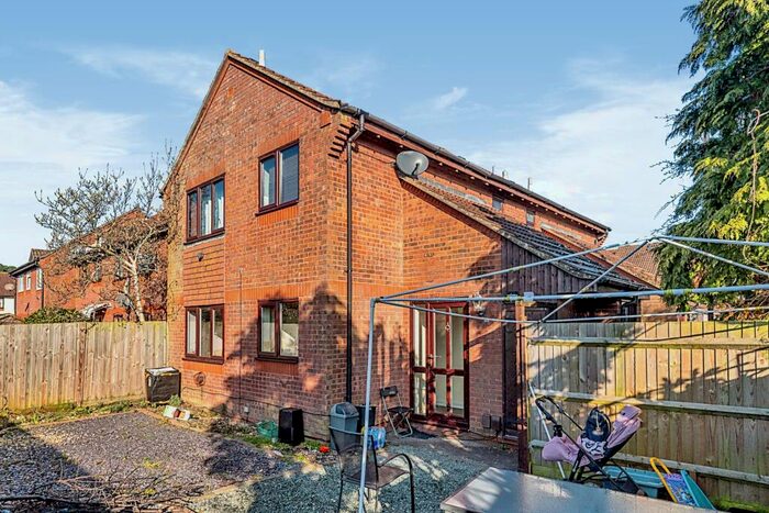 1 Bedroom Flat To Rent In Grove Place, Southampton, SO19