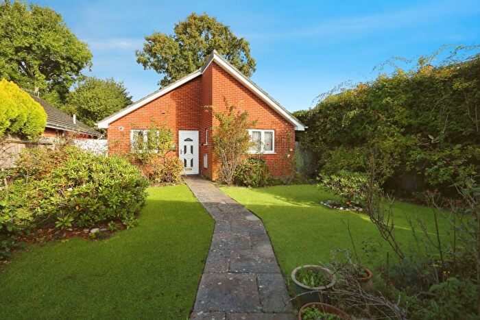3 Bedroom Detached Bungalow For Sale In Hunts Pond Road, Fareham, Hampshire, SO31
