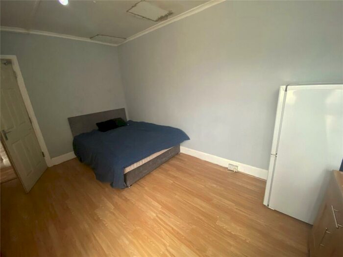 Property To Rent In Brighton Road, Coulsdon, CR5