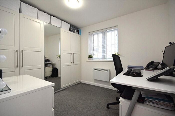 2 Bedroom Apartment To Rent In Boulevard Rise, Leeds, West Yorkshire, LS10