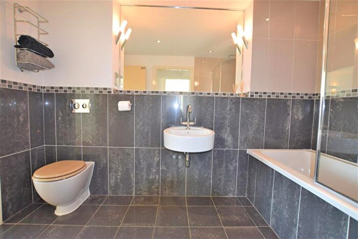 2 Bedroom Apartment To Rent In Palatine Road, Manchester, M20