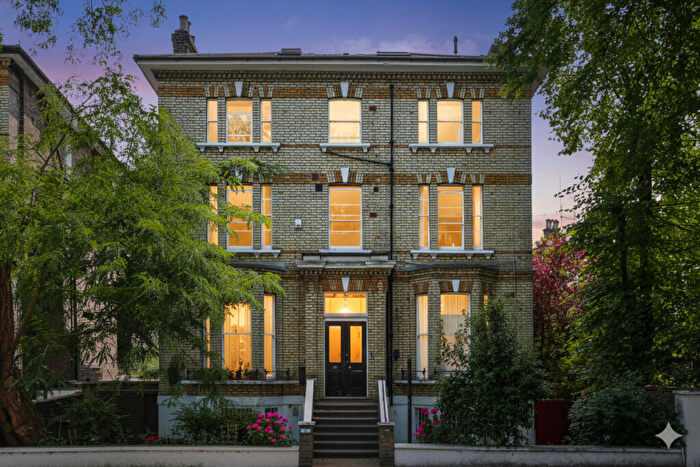 3 Bedroom Maisonette For Sale In King Henry's Road, Primrose Hill, NW3