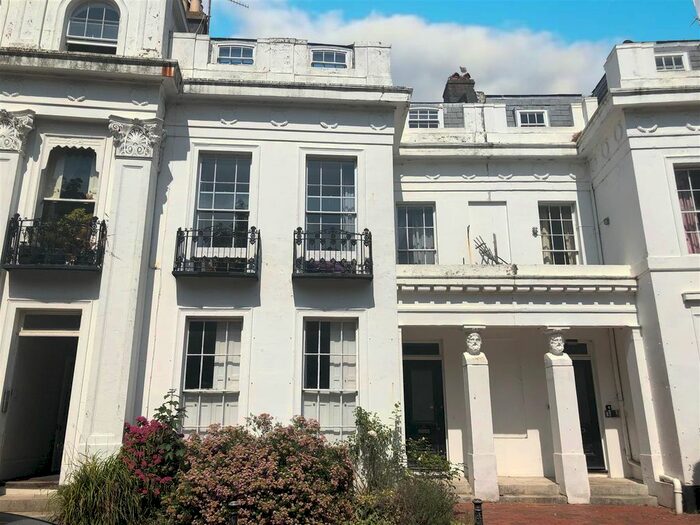 1 Bedroom Flat To Rent In Park Crescent, Worthing, BN11