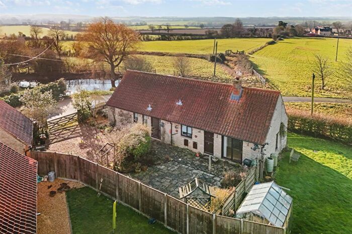 4 Bedroom Barn Conversion For Sale In Harrold Road, Lavendon, MK46