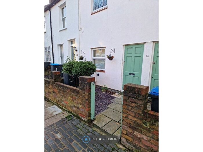 2 Bedroom Flat To Rent In Churchbury Road, Enfield, EN1