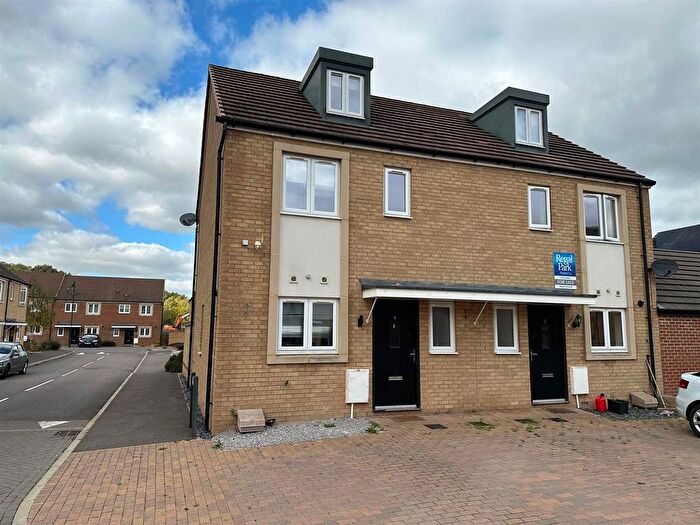 3 Bedroom Semi-Detached House To Rent In Kite Way, Hampton Vale, Peterborough, PE7