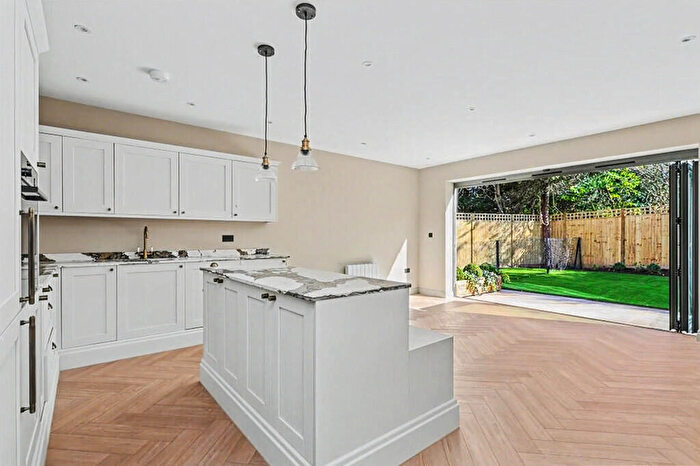 2 Bedroom Flat To Rent In Esher Ridge, Copsem Lane, Esher, KT10