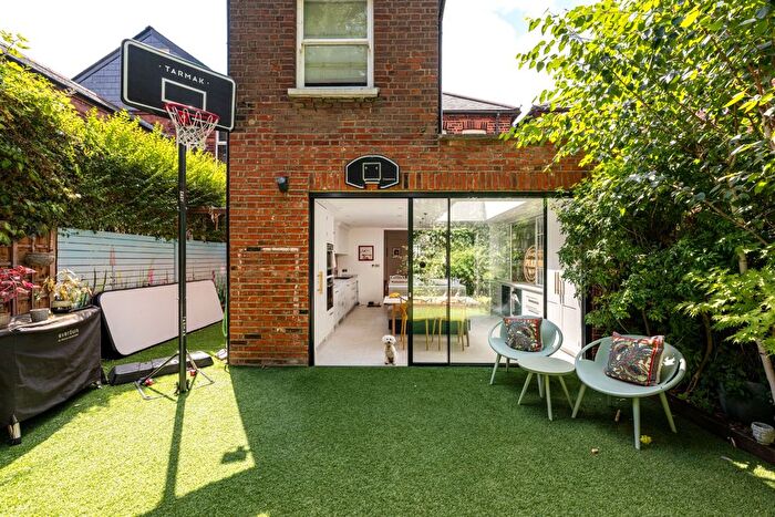 5 Bedroom Detached House For Sale In Fordwych Road, London, NW2