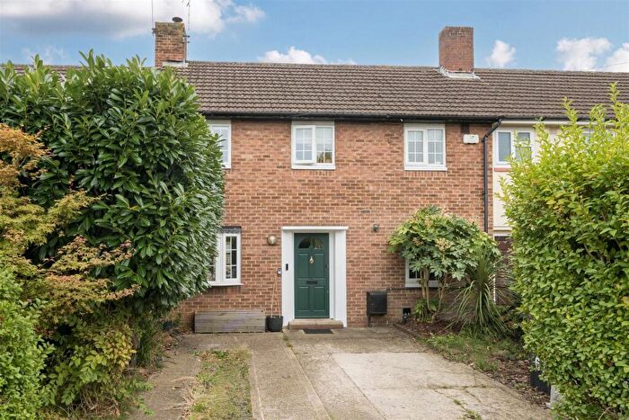 3 Bedroom Terraced House For Sale In Cleeve Road, Leatherhead, KT22