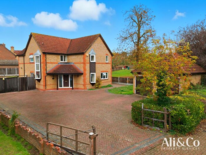 4 Bedroom Detached House For Sale In Moss Bank, Grays, RM17