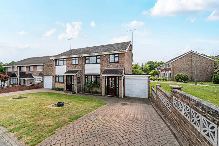 3 Bedroom House For Sale In Pinks Hill, Swanley, Kent, BR8