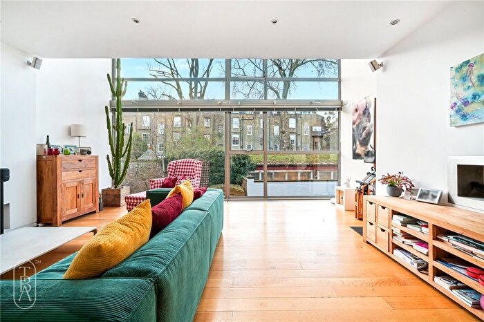 3 Bedroom Detached House To Rent In Lonsdale Place, London, N1