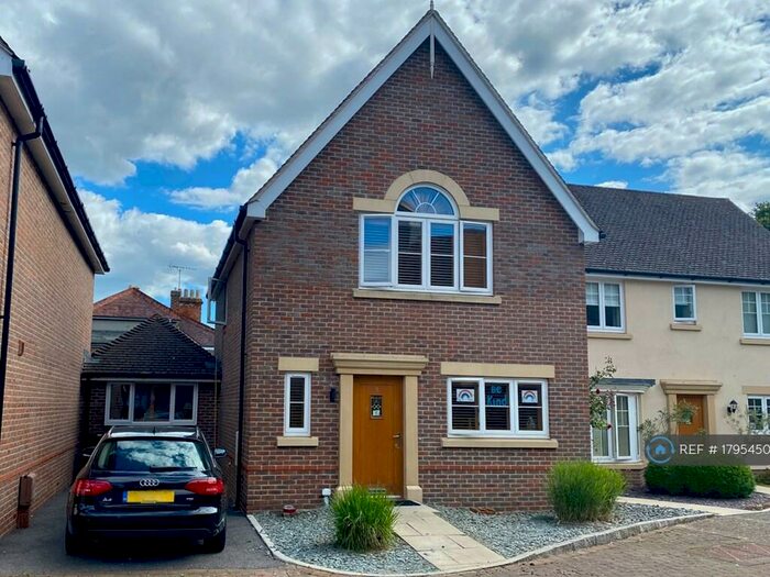 3 Bedroom Detached House To Rent In Meadow Close, Lavant, Chichester, PO18