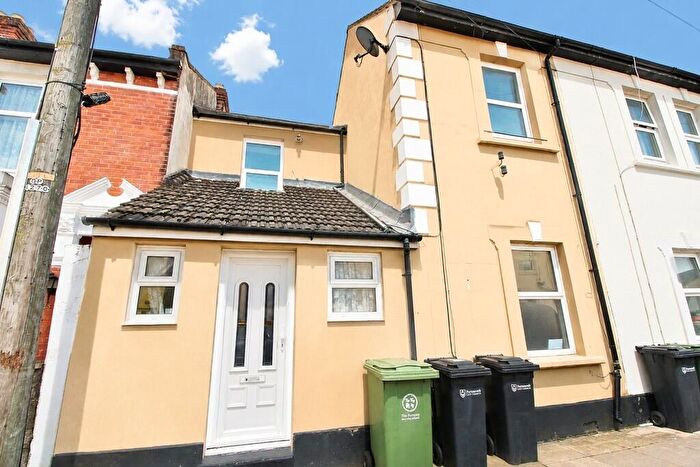 2 Bedroom Terraced House To Rent In Gladys Avenue, North End, PO2