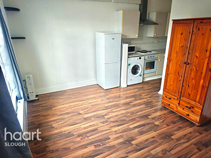 Studio To Rent In Hencroft Street South, Slough, SL1