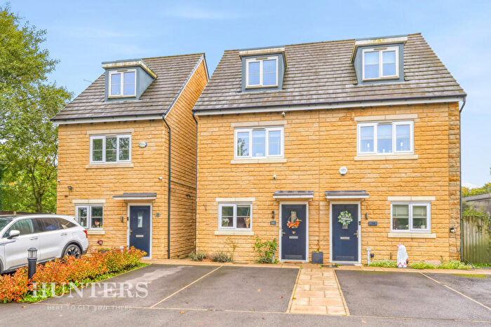 3 Bedroom Semi-Detached House For Sale In Lockside, Littleborough, OL15