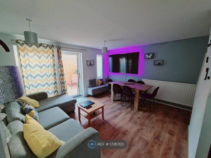 3 Bedroom End Of Terrace House To Rent In The High Street, Two Mile Ash, Milton Keynes, MK8