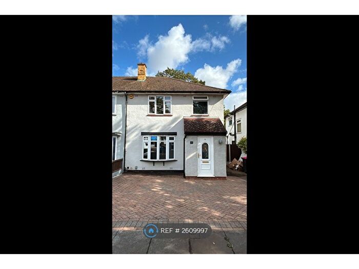 3 Bedroom Semi-Detached House To Rent In Broomfield Avenue, Leigh-On-Sea, SS9