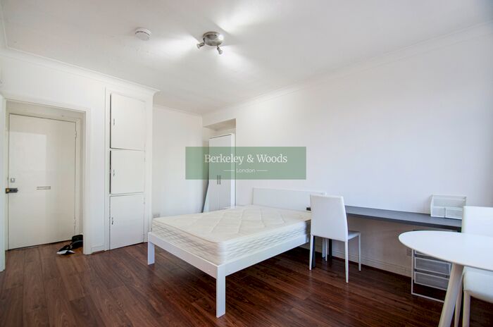 Studio To Rent In Warren Court, Euston Road, London, NW1