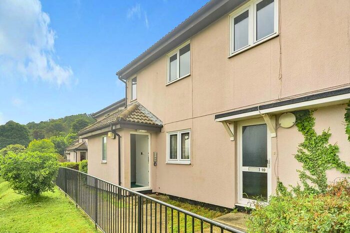 2 Bedroom Flat To Rent In Westbury Road, Dover, Kent, CT17